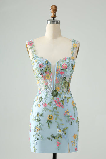 Vestido de cóctel corto bordado con tirantes finos ajustados y flores azules